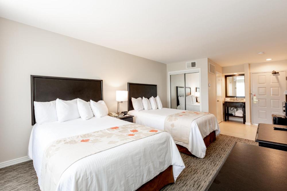 Double Room with Two Double Beds - Non-Smoking interior