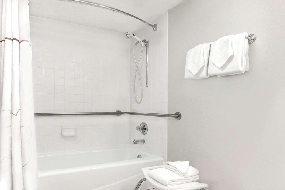 Value Suites Extended Stay - Arlington
